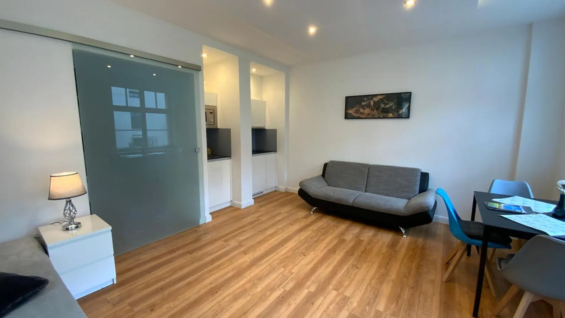 Downtown Apartments Λειψία 0*,